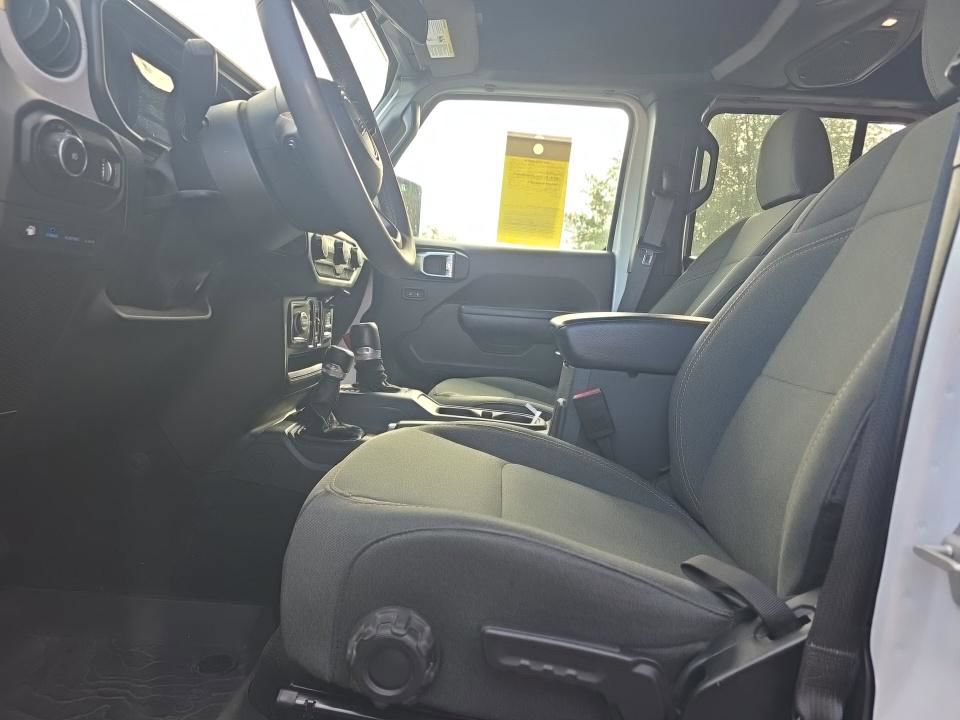 Used 2024 Jeep Wrangler Unlimited w/ Convenience Group AWD/4WD image 15