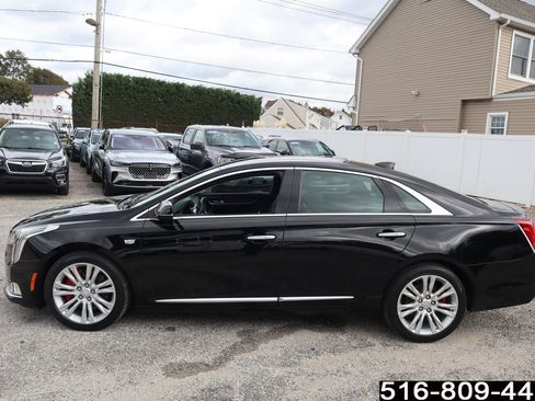 Used 2018 Cadillac XTS Luxury image 9