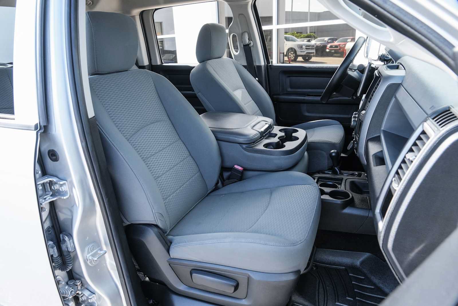 Used 2014 RAM 2500 Tradesman w/ Chrome Appearance Group AWD/4WD image 27