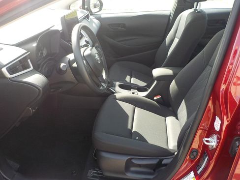 Used 2025 Toyota Corolla LE image 18