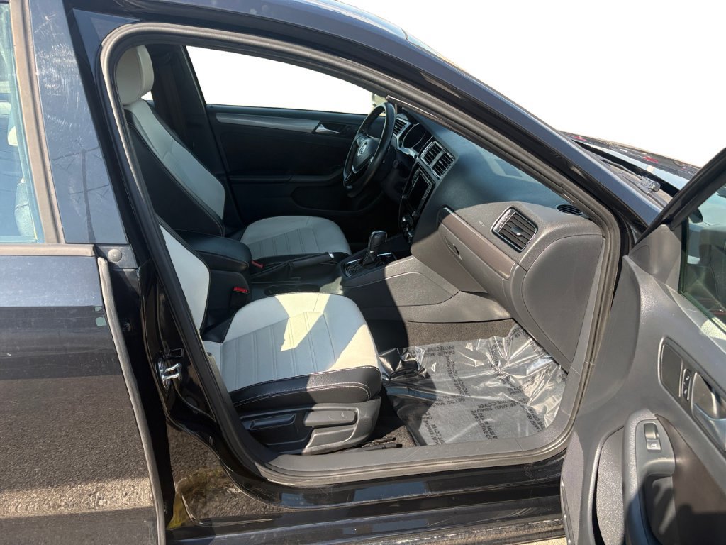 Used 2016 Volkswagen Jetta Sport FWD image 14