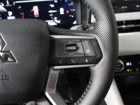 New 2026 Mitsubishi Outlander SE image 45