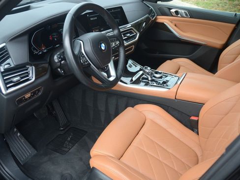 Used 2023 BMW X5 xDrive40i w/ Executive Package image 2