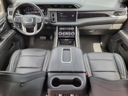 Used 2024 GMC Yukon XL Denali AWD/4WD image 18