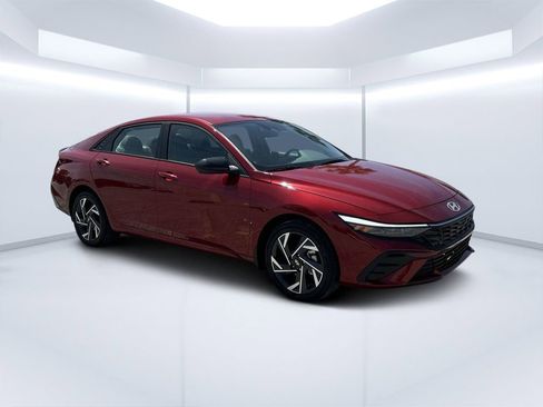 New 2025 Hyundai Elantra SEL image 1