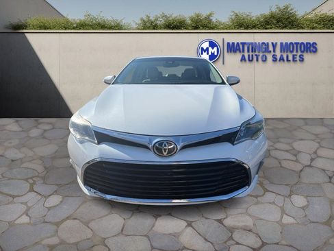 Used 2017 Toyota Avalon Limited image 8