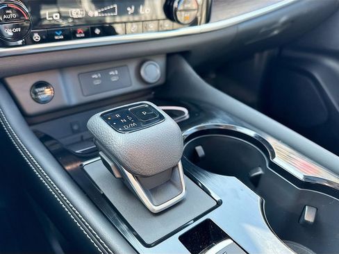 Used 2026 Nissan Rogue Platinum w/ Platinum Premium Package image 32