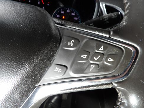 Used 2021 Chevrolet Equinox LT AWD/4WD image 16
