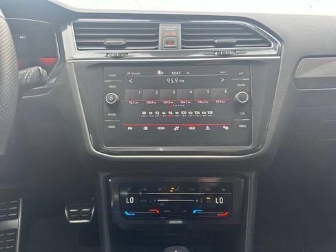 Used 2022 Volkswagen Tiguan SE R-Line AWD/4WD image 20