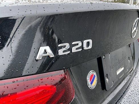 Certified 2021 Mercedes-Benz A 220 4MATIC image 7