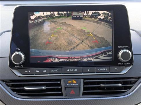 Used 2024 Nissan Altima 2.5 SR FWD image 13