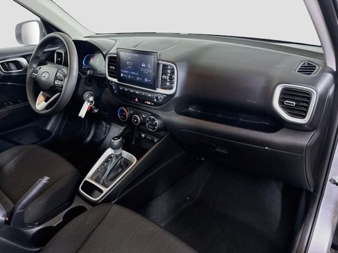 Used 2026 Hyundai Venue SE FWD image 29