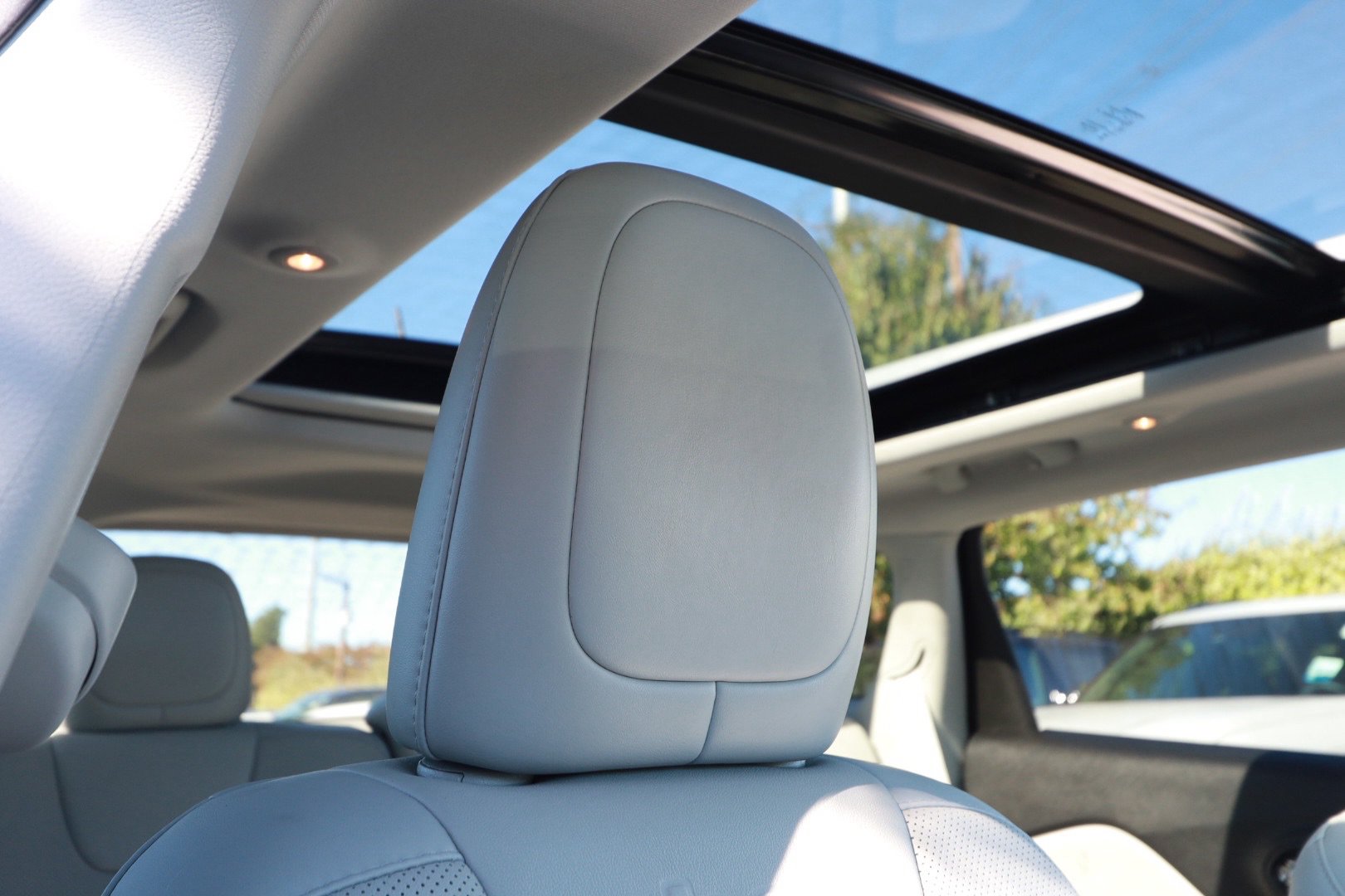 Used 2021 Jeep Cherokee Latitude Lux w/ Sun & Sound Group FWD image 30