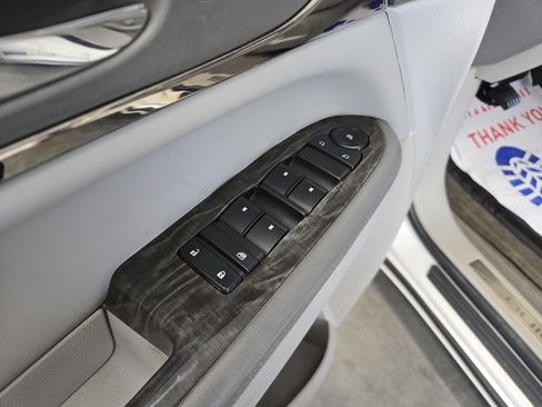 Used 2014 Buick Enclave Leather FWD image 13