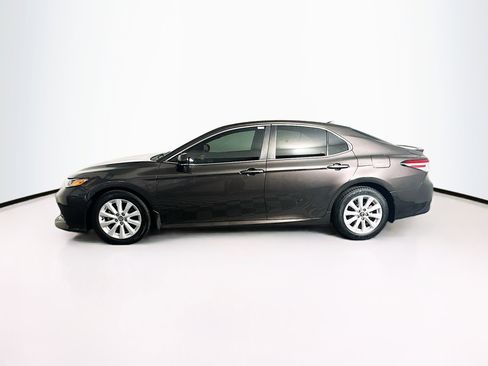 Used 2020 Toyota Camry LE w/ Convenience Package image 4