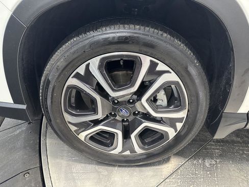 Used 2023 Subaru Ascent Touring image 8