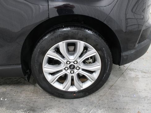 Used 2024 Ford Edge Titanium image 39