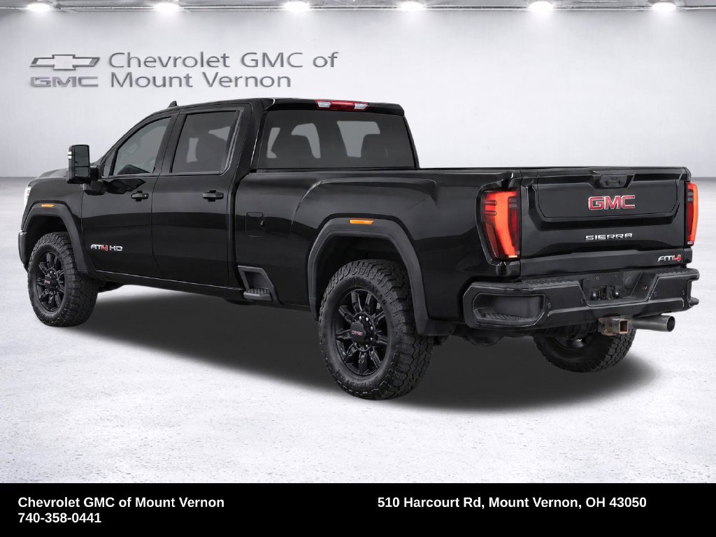 Used 2024 GMC Sierra 2500 AT4 AWD/4WD image 3