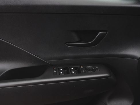 Used 2025 Hyundai Kona SEL image 10