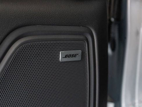 Certified 2025 Porsche Macan image 14