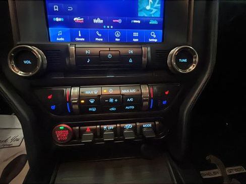 Used 2021 Ford Mustang Shelby GT500 w/ Technology Package image 16