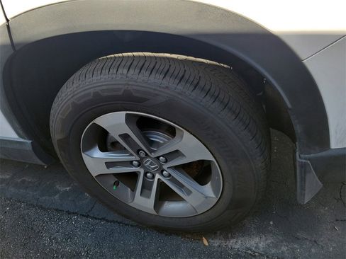 Used 2025 Honda Pilot EX-L image 10