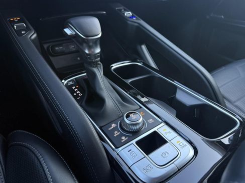 Used 2022 Kia Telluride SX w/ SX Prestige Package image 46