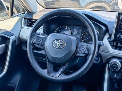Used 2020 Toyota RAV4 XLE w/ Convenience Package image 14