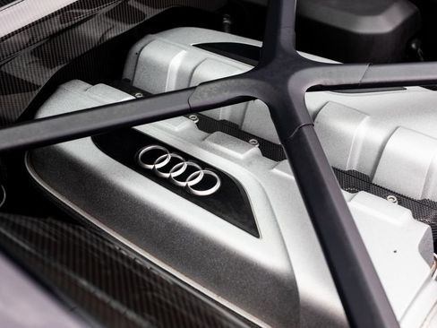 Used 2017 Audi R8 V10 w/ Carbon Exterior Package AWD/4WD image 51
