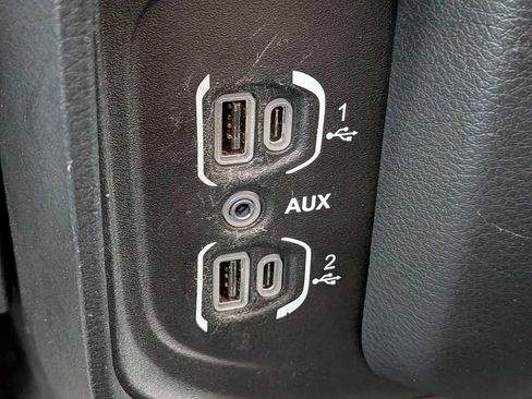 Used 2021 RAM 1500 Big Horn RWD image 21