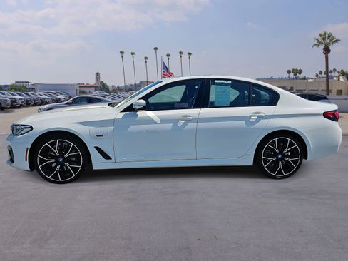 Used 2023 BMW 530e w/ M Sport Package image 8