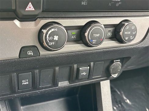 Used 2022 Toyota Tacoma SR5 image 27