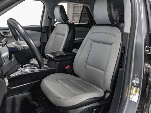 Used 2021 Ford Explorer XLT w/ Equipment Group 202A image 29