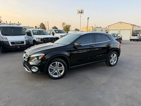 Used 2019 Mercedes-Benz GLA 250 4MATIC image 2