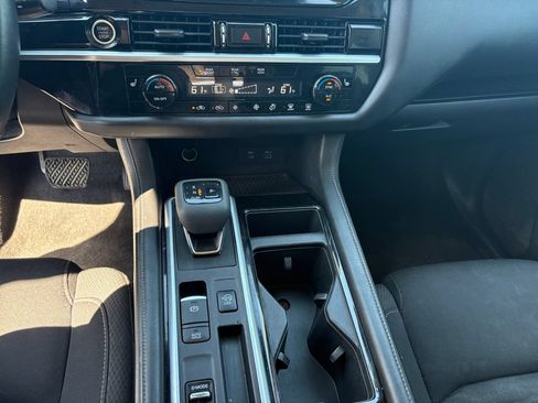Used 2022 Nissan Pathfinder SV FWD image 25