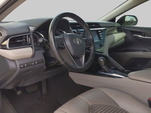 Used 2019 Toyota Camry L image 20