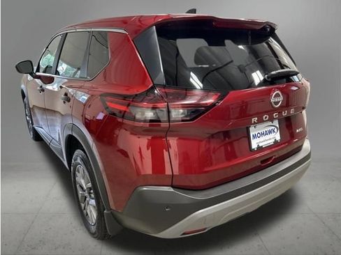 Used 2023 Nissan Rogue S AWD/4WD image 3