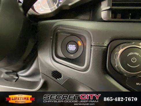 New 2026 Jeep Wrangler Unlimited Sahara AWD/4WD image 17