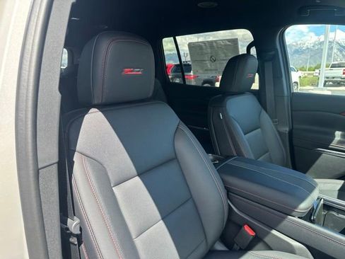 New 2026 Chevrolet Traverse Z71 w/ Enhanced Driving Package AWD/4WD image 18