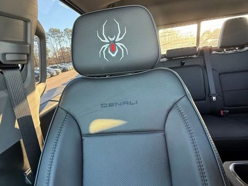 New 2025 GMC Sierra 2500 Denali w/ Denali Reserve Package image 13