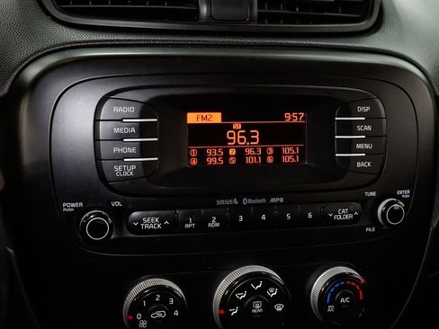 Used 2015 Kia Soul + image 12