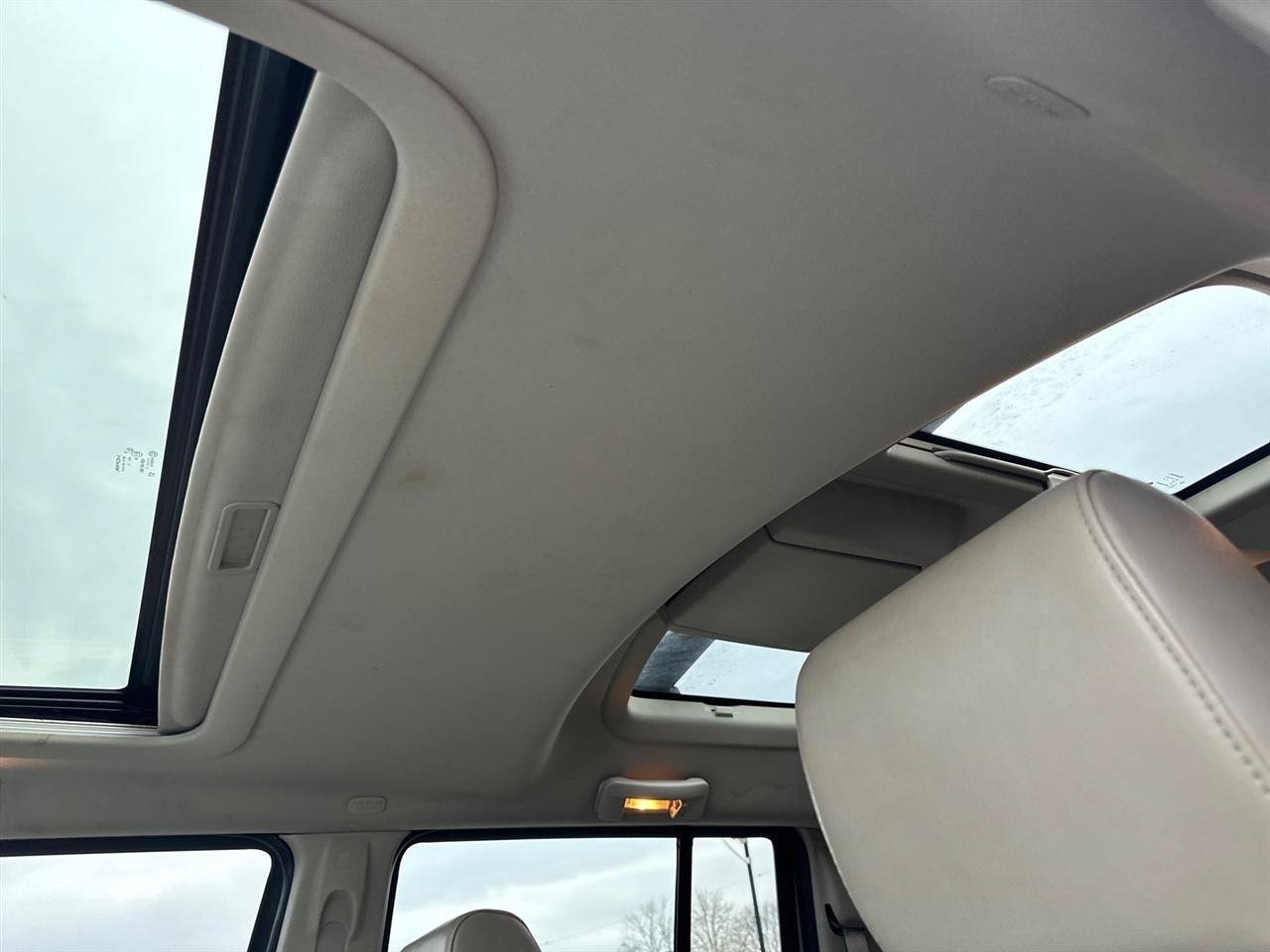 Used 2006 Jeep Commander Limited AWD/4WD image 19