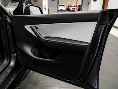 Used 2022 Tesla Model Y Performance AWD/4WD image 40