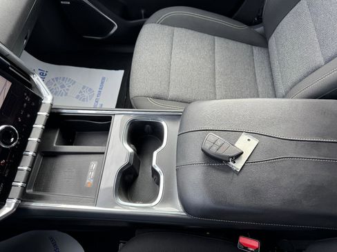 Used 2025 GMC Acadia Elevation image 35