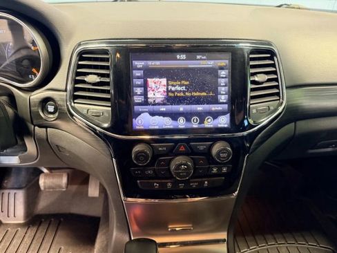 Used 2020 Jeep Grand Cherokee Altitude image 10