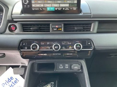 Used 2023 Honda Pilot Touring image 16