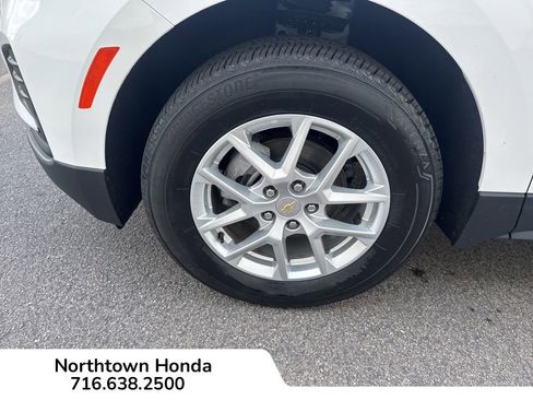 Used 2023 Chevrolet Equinox LS w/ LS Convenience Package AWD/4WD image 11