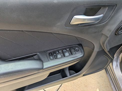 Used 2023 Dodge Charger SXT w/ Blacktop Package image 9