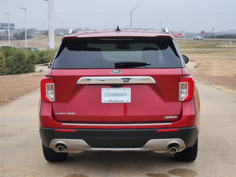 Used 2021 Ford Explorer Limited w/ Equipment Group 301A image 8