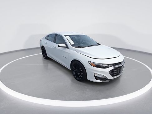 Used 2024 Chevrolet Malibu LT w/ Sport Edition image 2